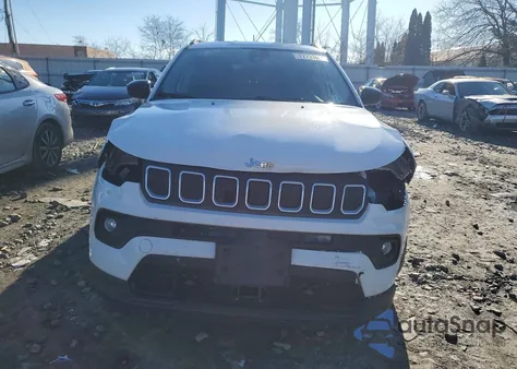 2022 Jeep Compass Latitude z USA, uszkodzony, nr VIN 3C4NJDBB2NT123849